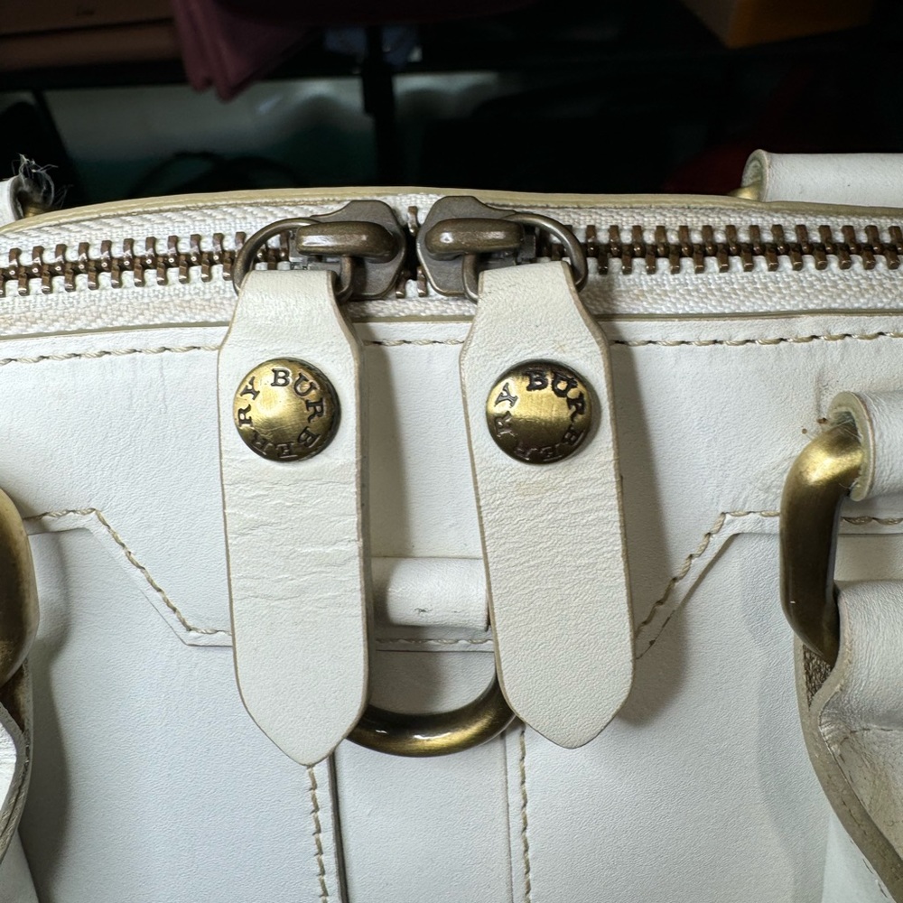 💕❤️Burberry Large Leather Handbag💕❤️ - Picture 7 of 7
